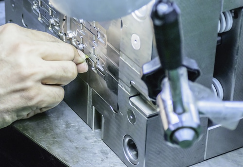 Sheet metal soft tooling vs hard tooling: What’s the difference?